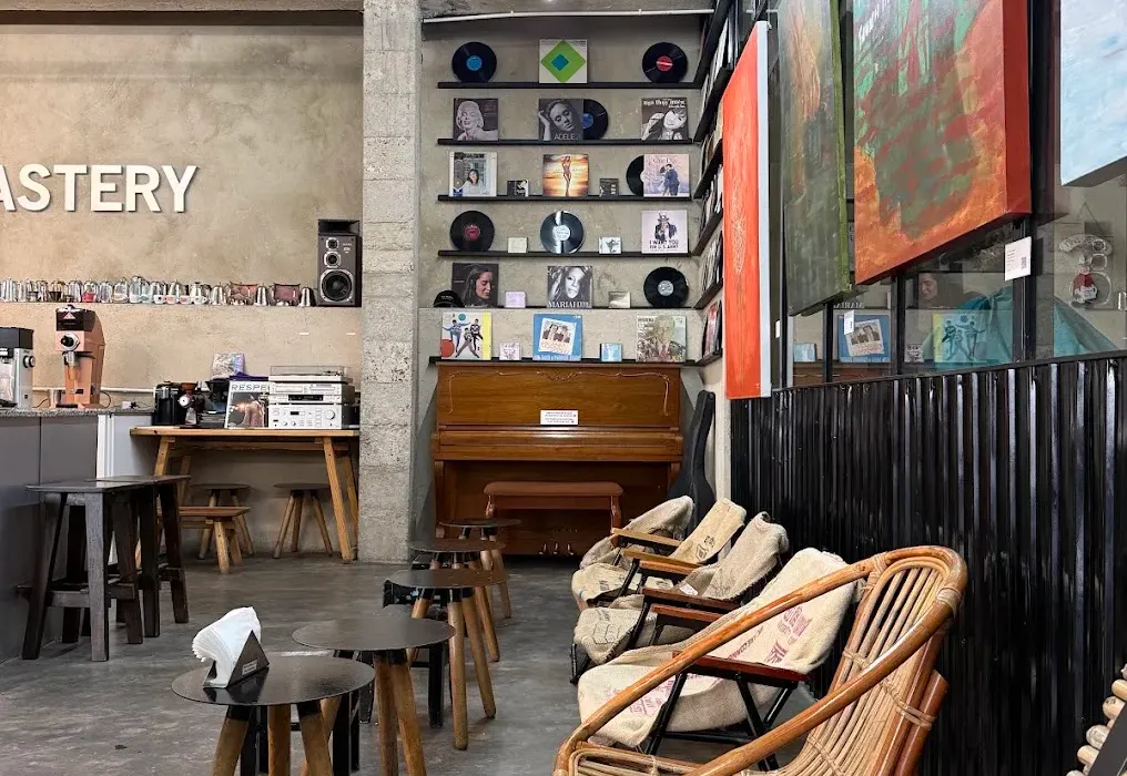 S Coffee Roastery