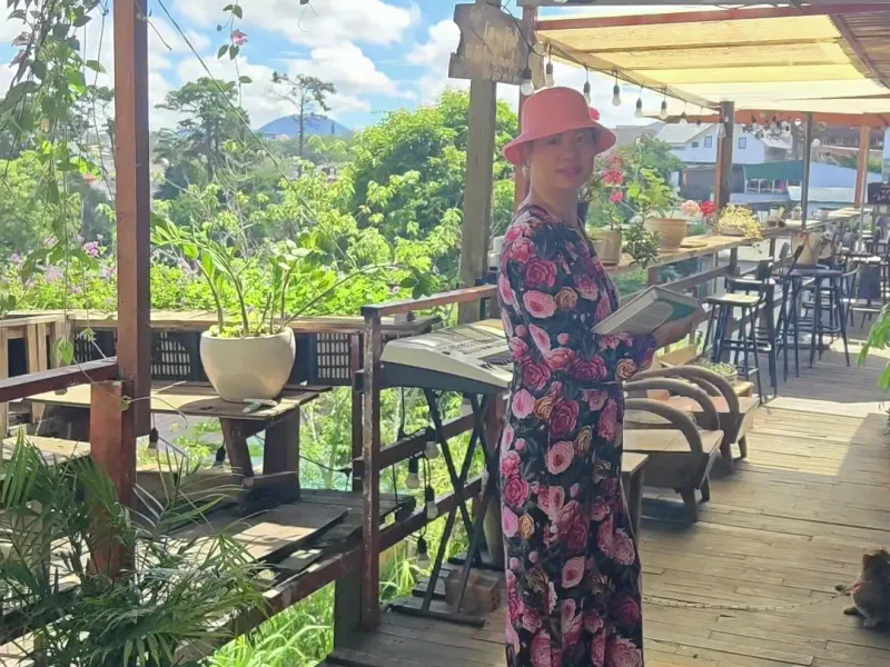 Coffee Em và Trịnh